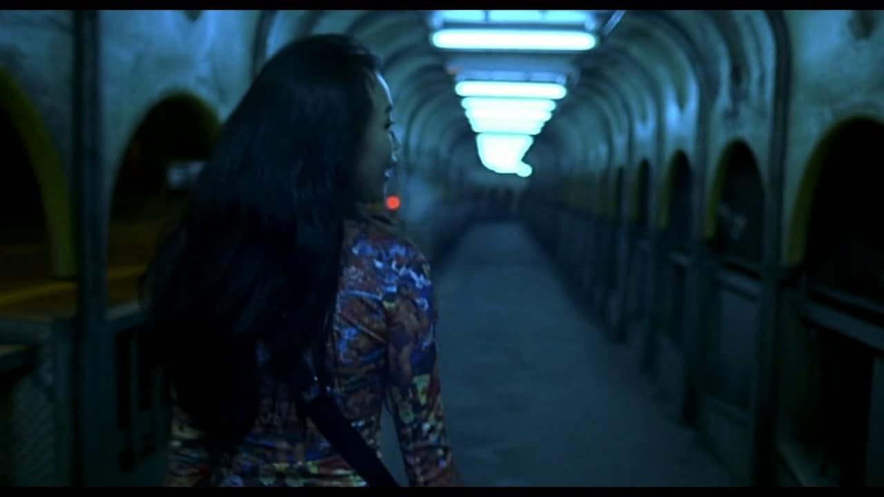 Millennium Mambo – Tunnel